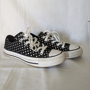 Women's Converse size 6